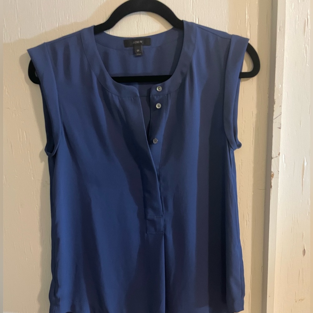J Crew sleeveless navy top, pretty buttons. Office tank top.